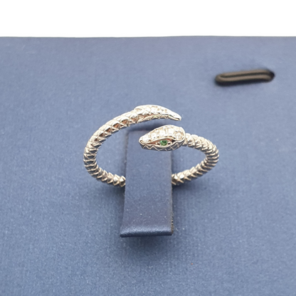 Green Eyed Snake/Serpenti Viper Ring