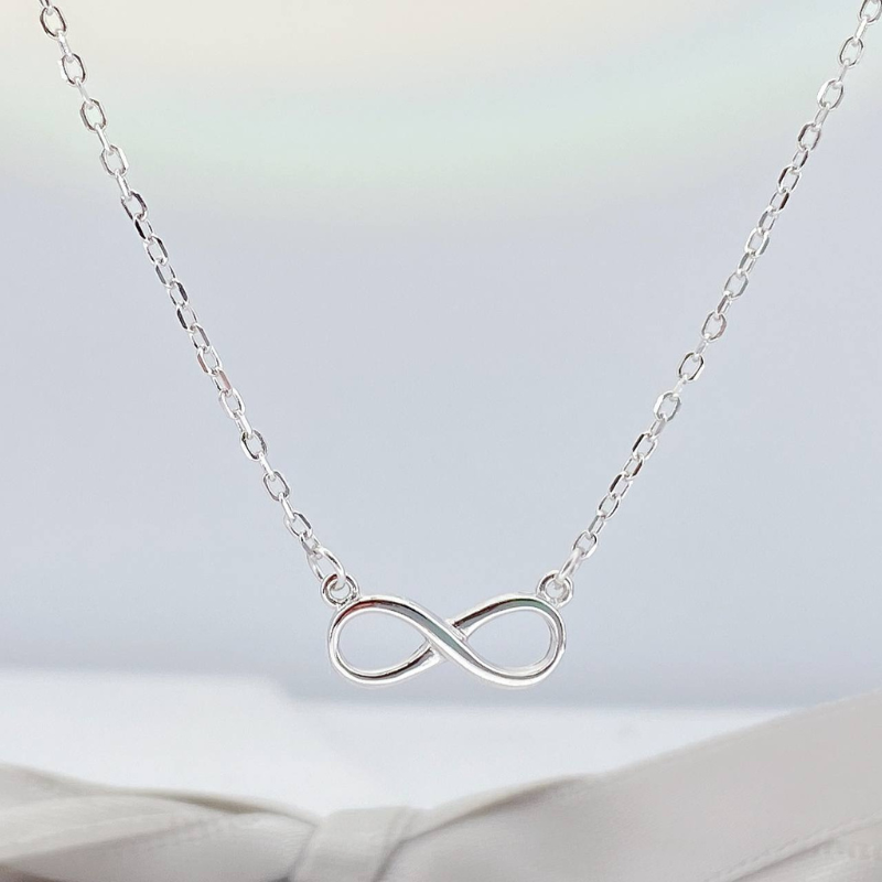 Infinity Necklace Silver