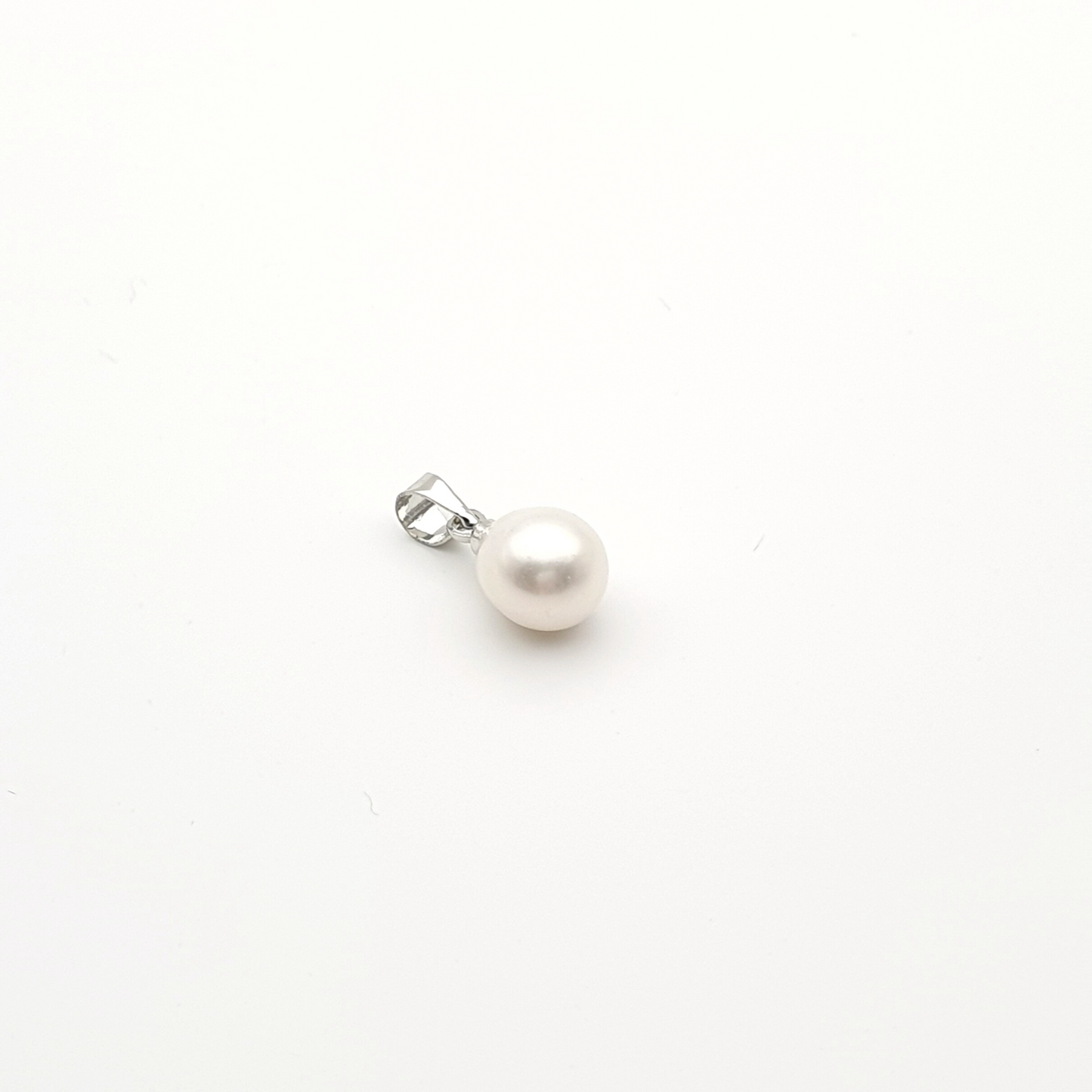 Drifting Cloud Freshwater Pearl Pendant