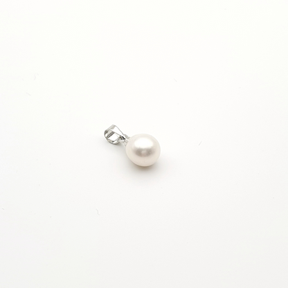 Drifting Cloud Freshwater Pearl Pendant