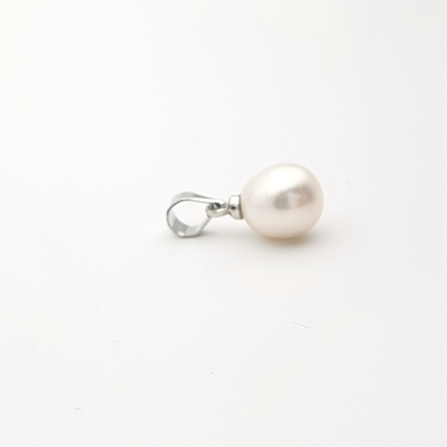 Drifting Cloud Freshwater Pearl Pendant