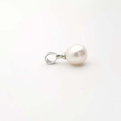 Drifting Cloud Freshwater Pearl Pendant