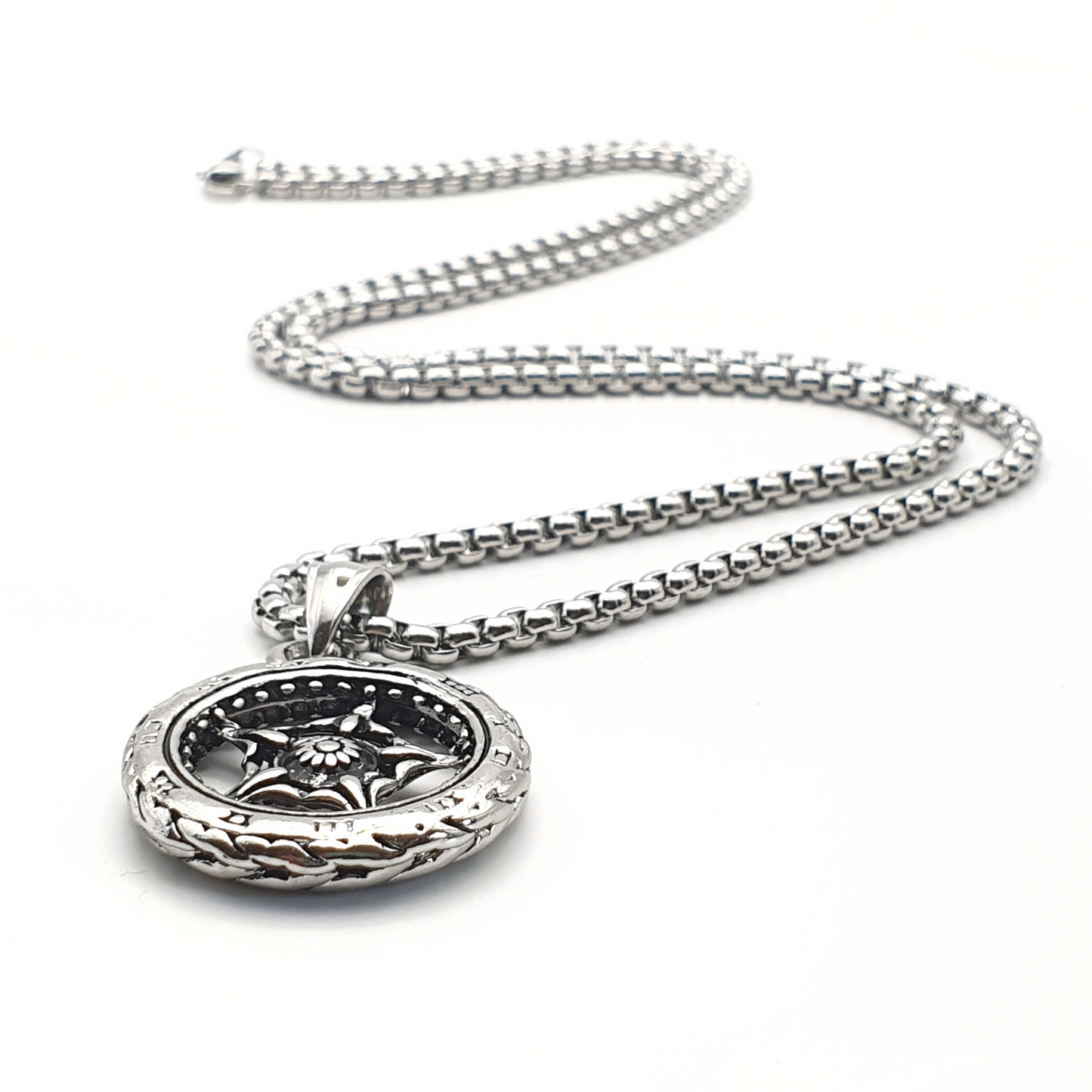 Wheel of Time Star Tyre Pendant Chain Necklace