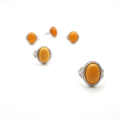 Scalloped Side Old Amber Silver Tone Ring